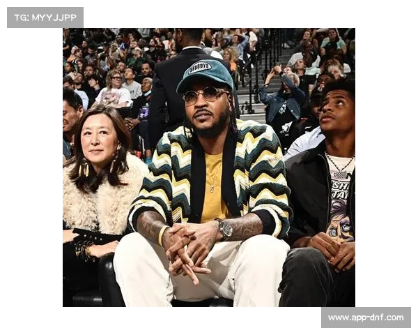 阿联酋航空与WNBA达成多年合作协议，标志出现在裁判服